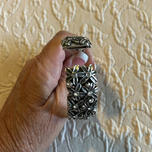 BRIGHTON Oval Daisy Bangle - Picture 7 of 10